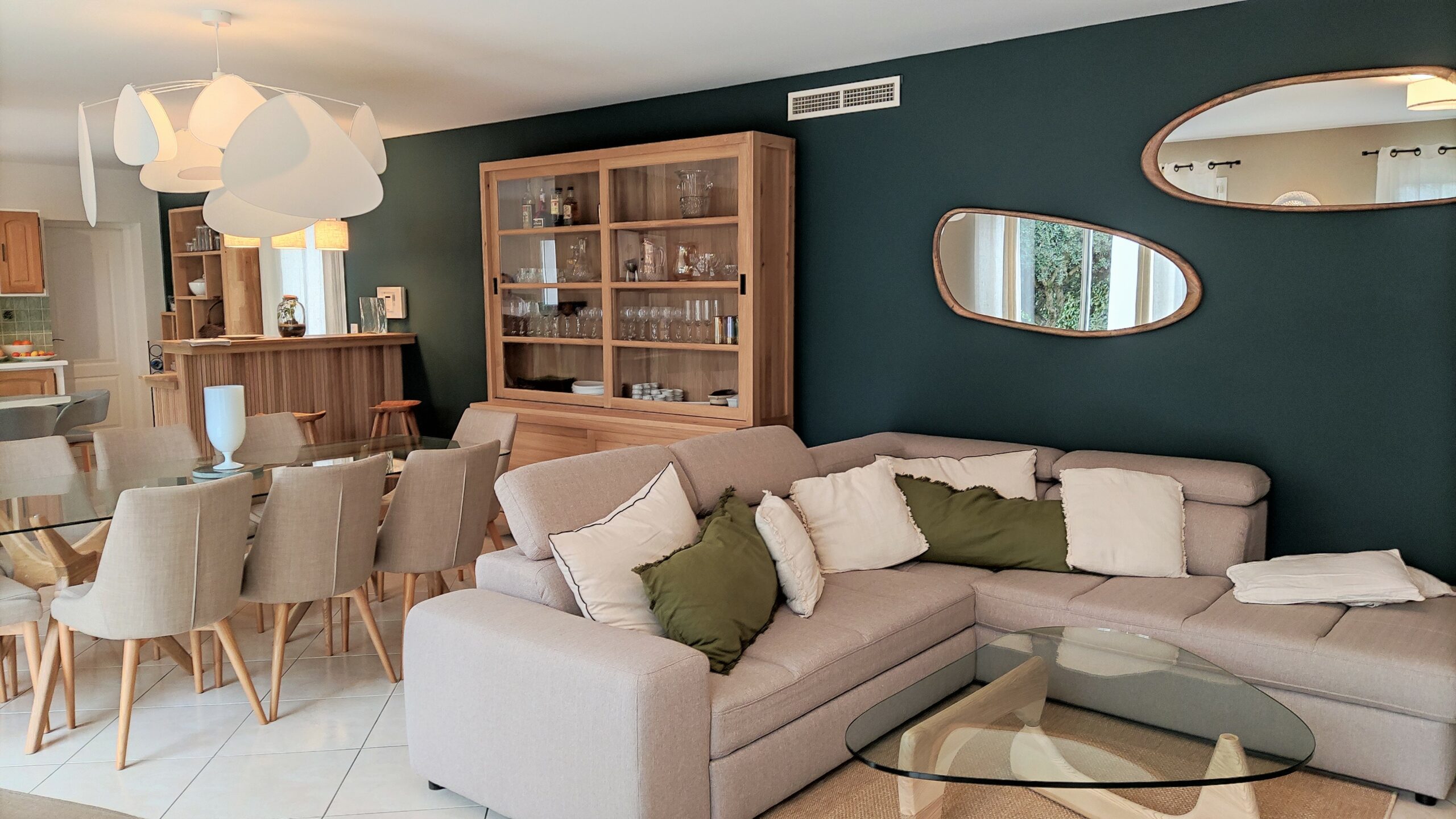 Salon salle à manger maison de famille chic